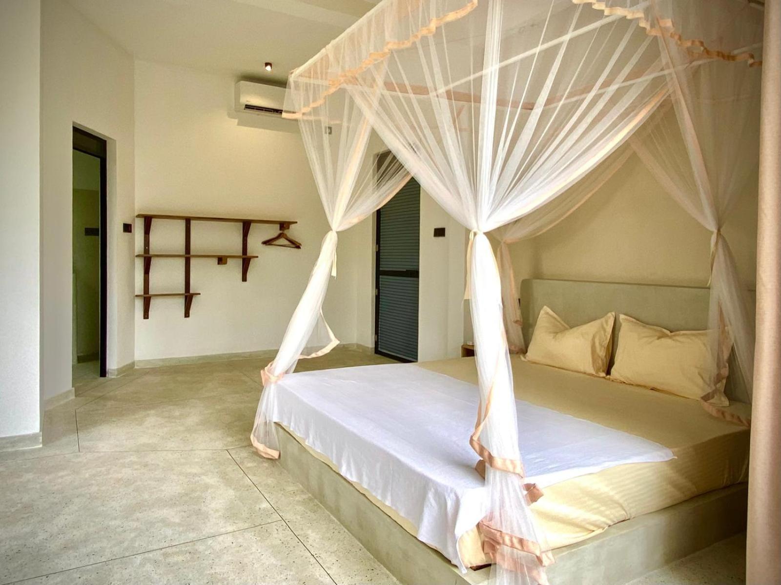 Hotel Lotus Surf House Midigama East Exterior foto