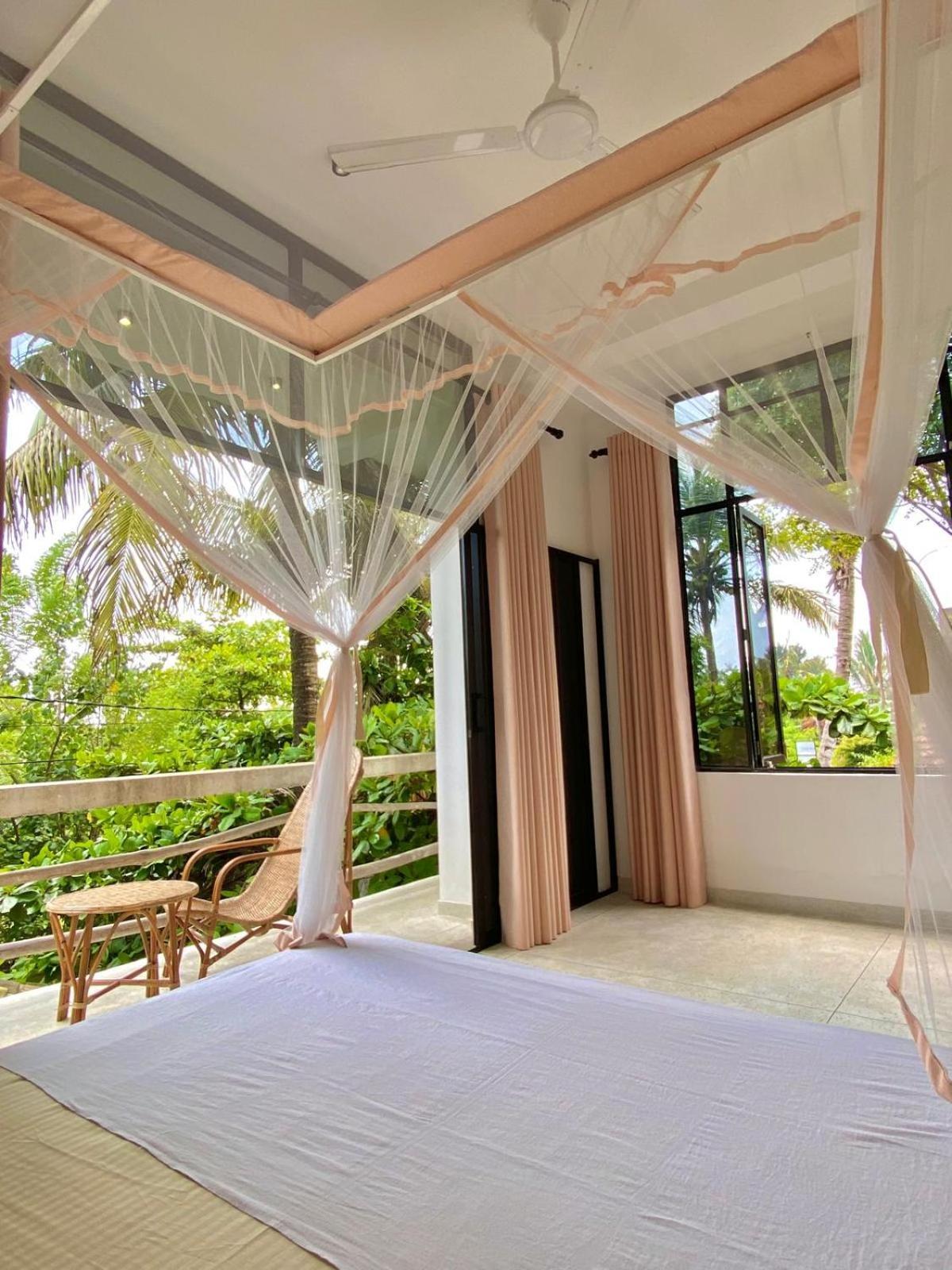 Hotel Lotus Surf House Midigama East Exterior foto