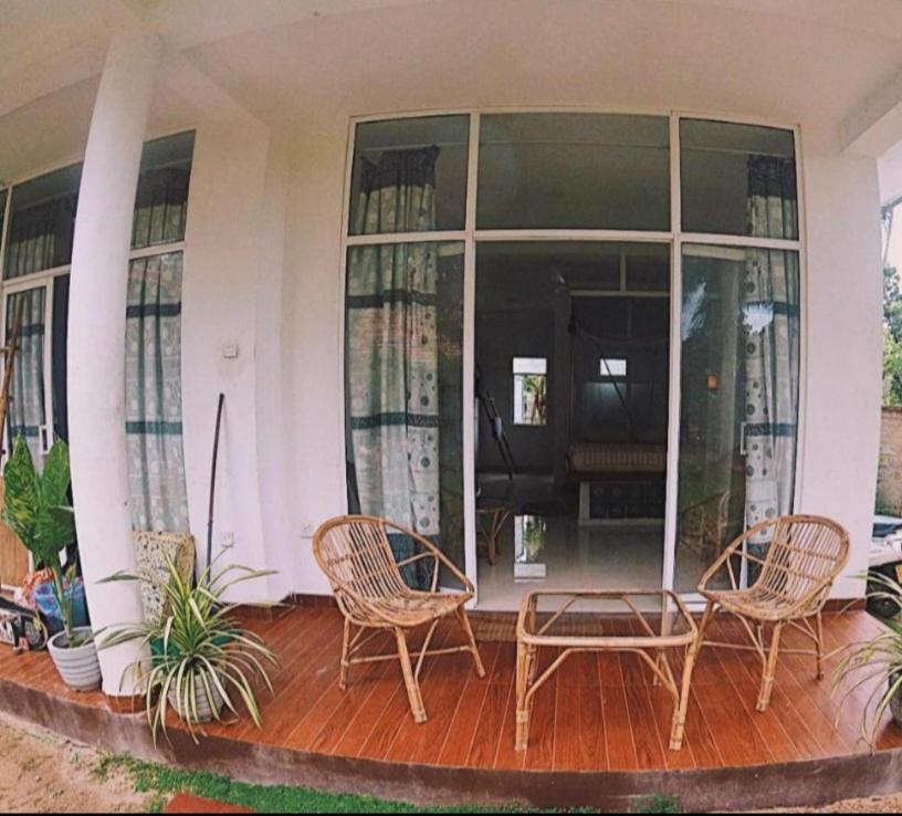 Hotel Lotus Surf House Midigama East Habitación foto